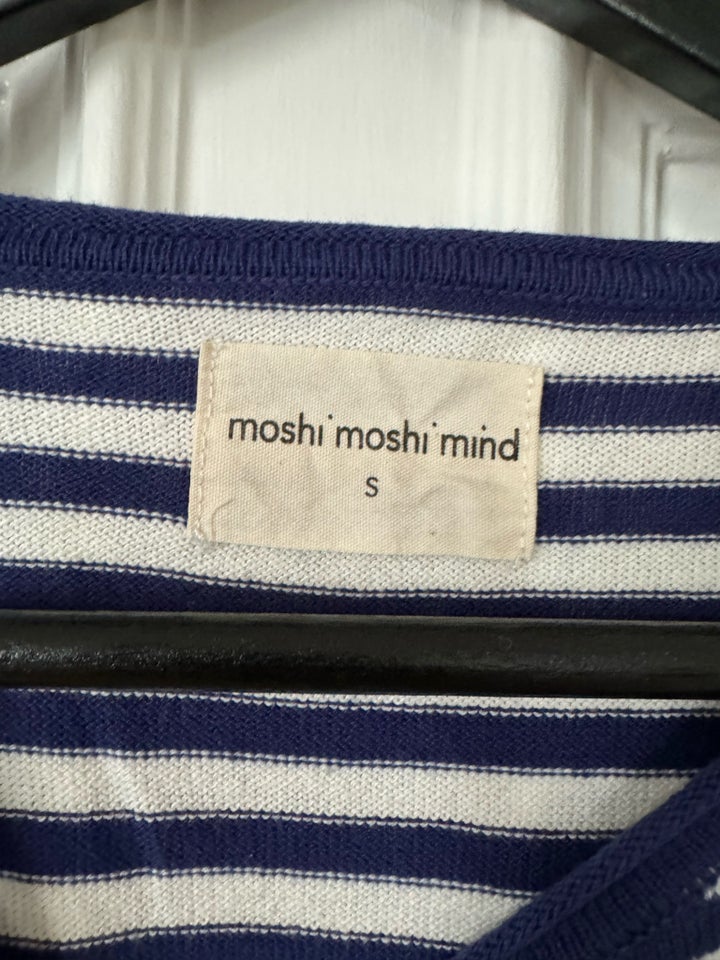 Andet, Moshi moshi, str. 36