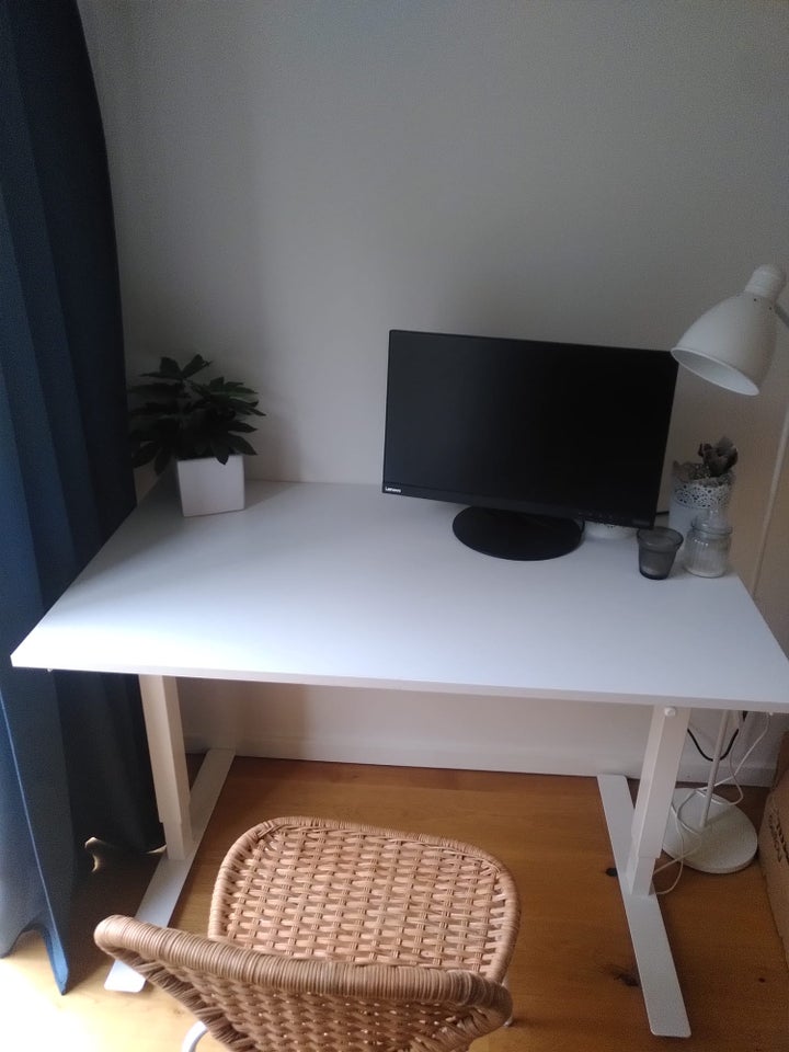 Skrivebord Ikea b: 120 d: 70