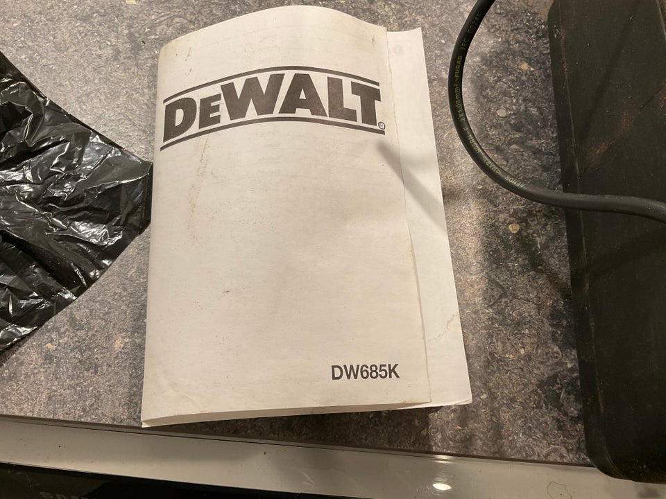 Andet elværktøj, DeWalt dw685k