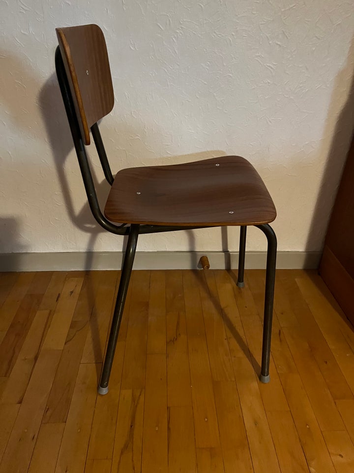 Anden arkitekt, Skolestole, 4