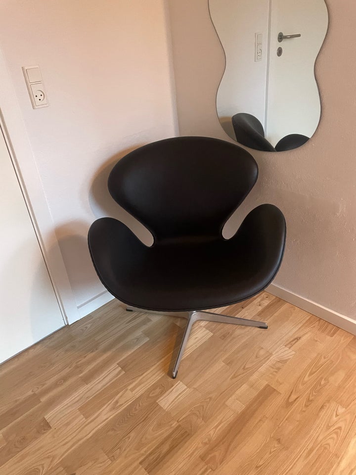 Arne Jacobsen, Svanen , 3320