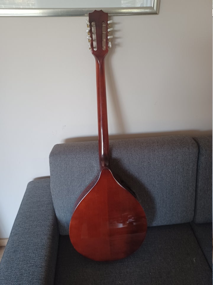 Bouzouki, Hora