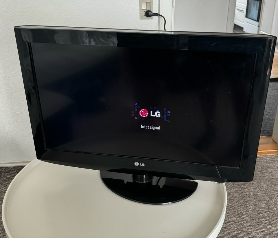 LG, 32", God