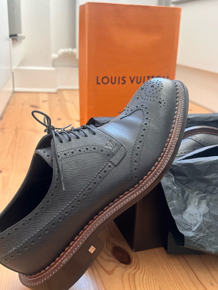 Herresko, Louis Vuitton , str. 43