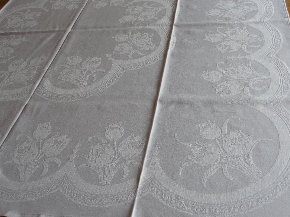 DUG - BORDDUG - HVID DAMASK L 132 cm -