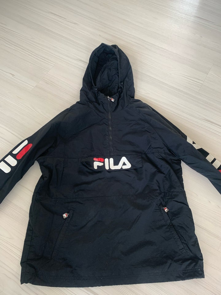 Anorak, str. 36, Fila