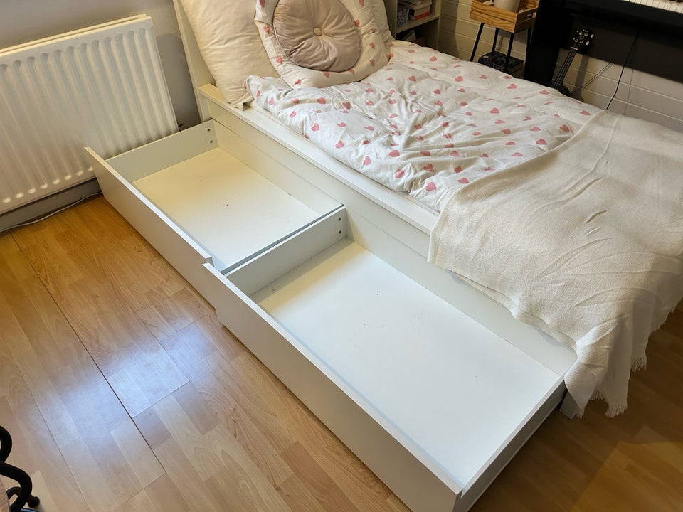 Sengeramme, Ikea, b: 90 l: 200 h: 38