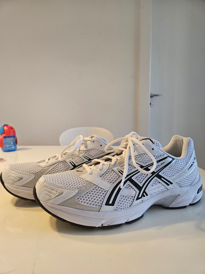 Sneakers, Asics, str. 47