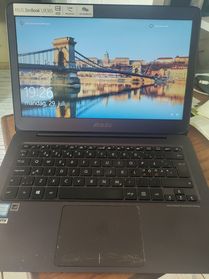 Asus Zenbook UX305c 09 GHz 8 GB