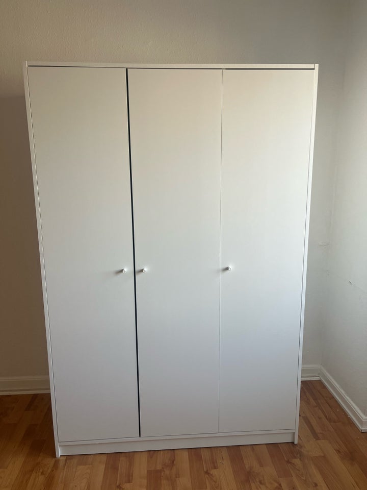 Højskab, Ikea, b: 117 d: 55 h: 175