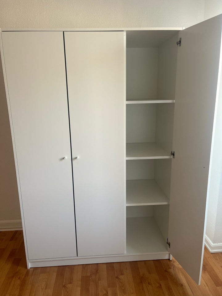 Højskab, Ikea, b: 117 d: 55 h: 175