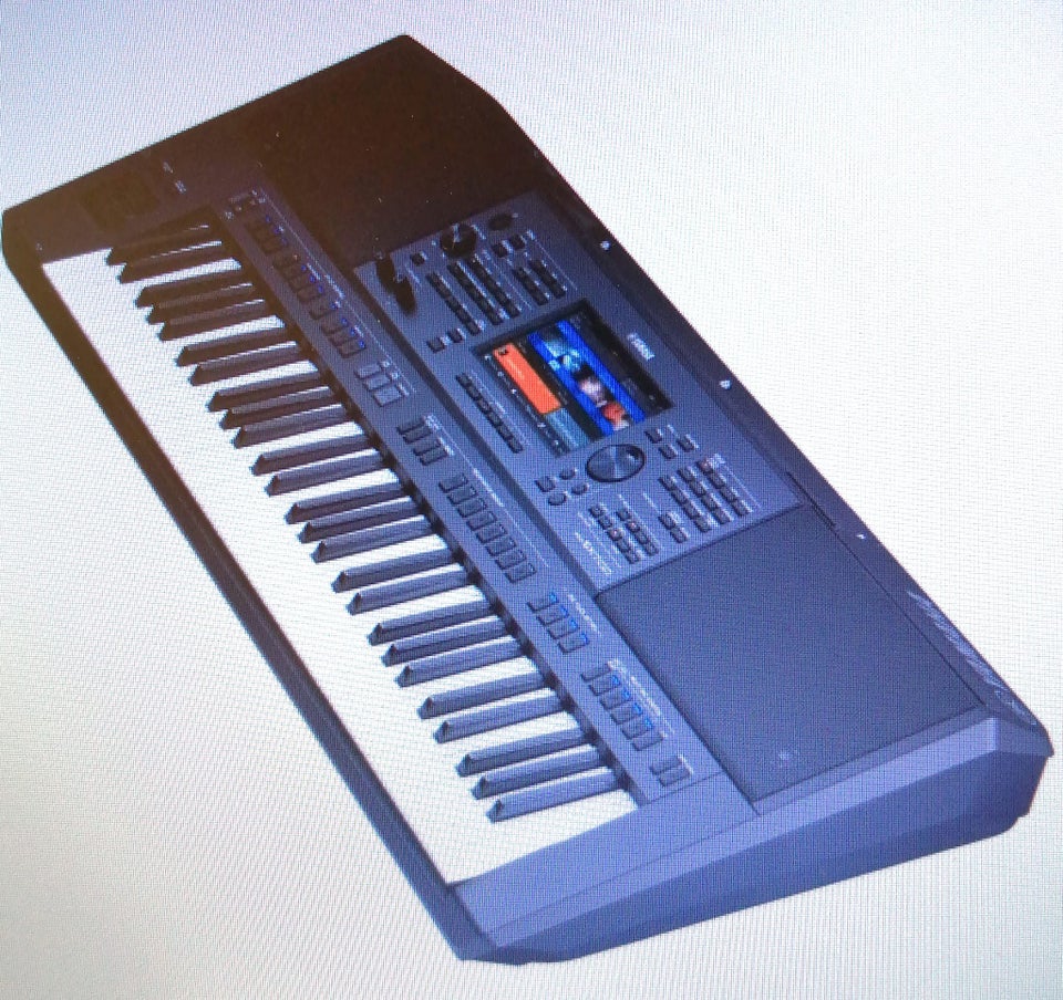 YAMAHA PSR SX 700