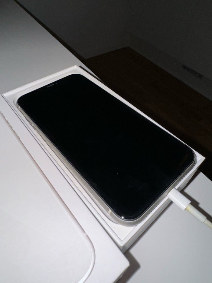 iPhone 11, 128 GB, hvid