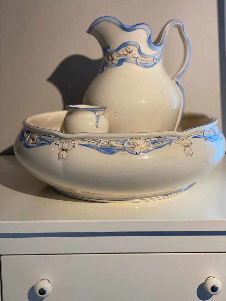 Servantestel Porcelæn