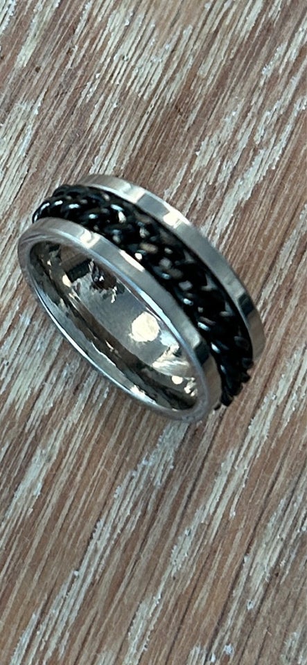 Ring titanium