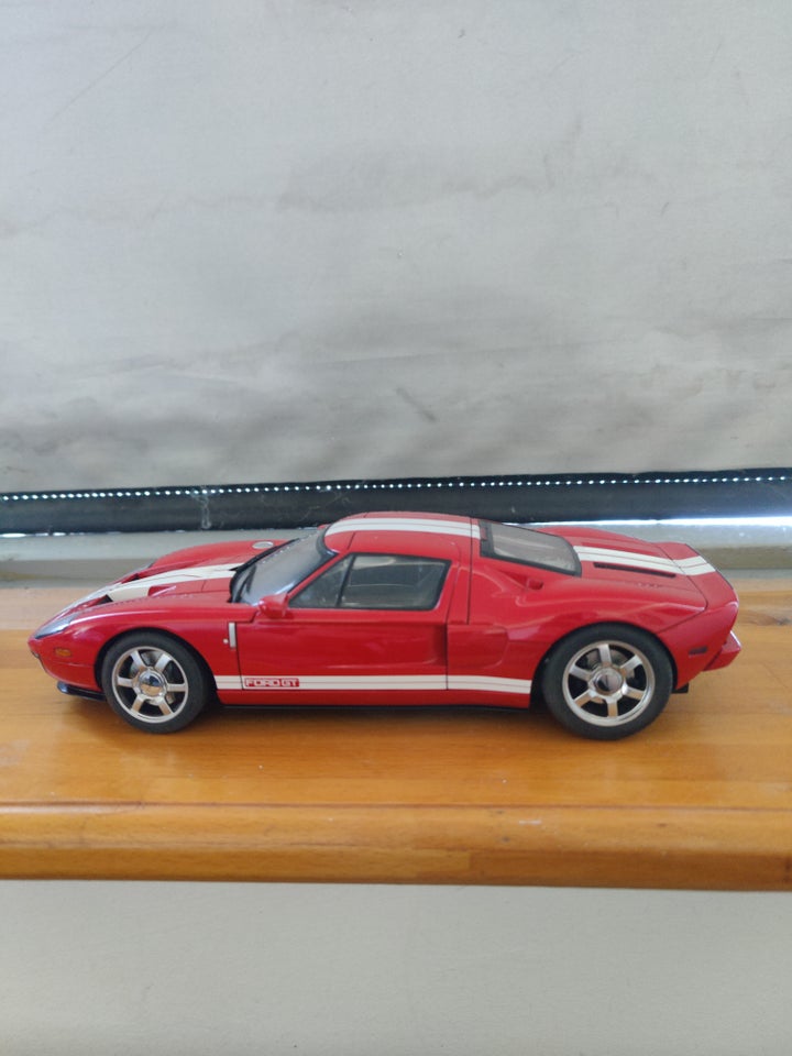 Modelbil, Ford GT 40, skala 1/18