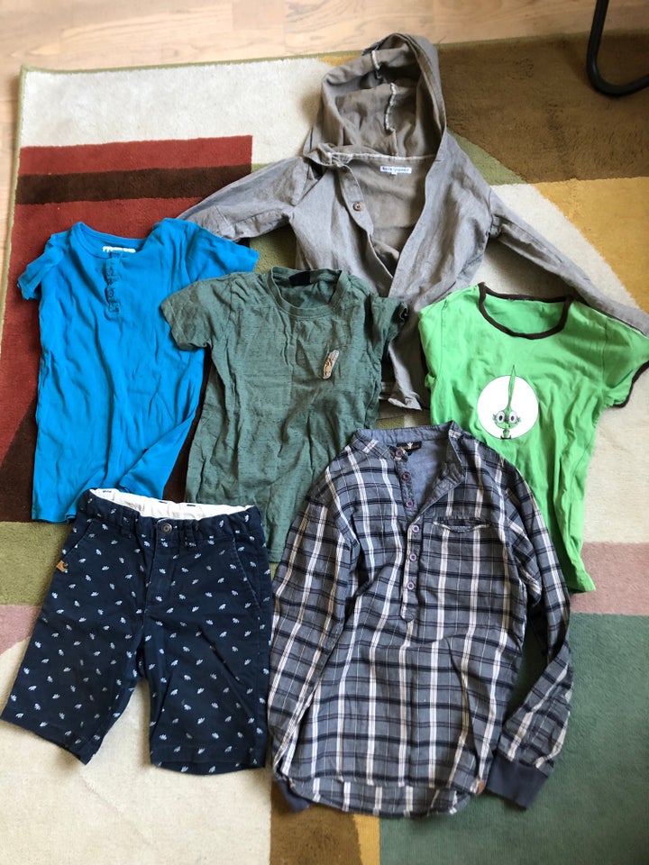 Blandet tøj, T-shirts, shorts