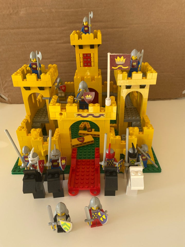 Lego Castle, 375