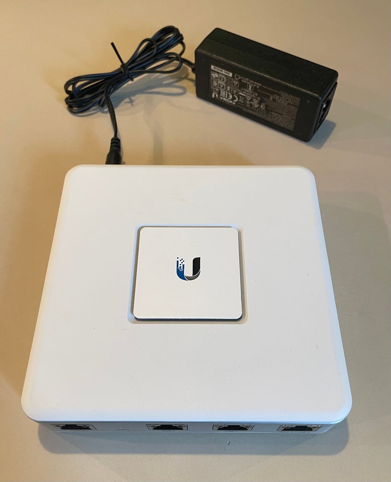 Router, Ubiquiti UniFi USG