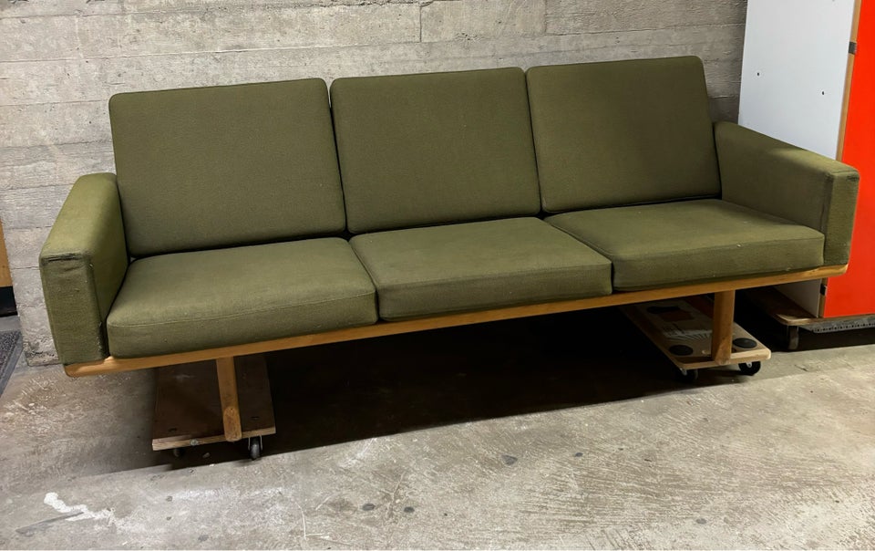 Hans J. Wegner, GE236/3, Sofa