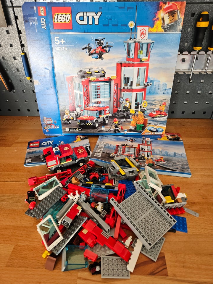 Lego City, 60215 Brandstation