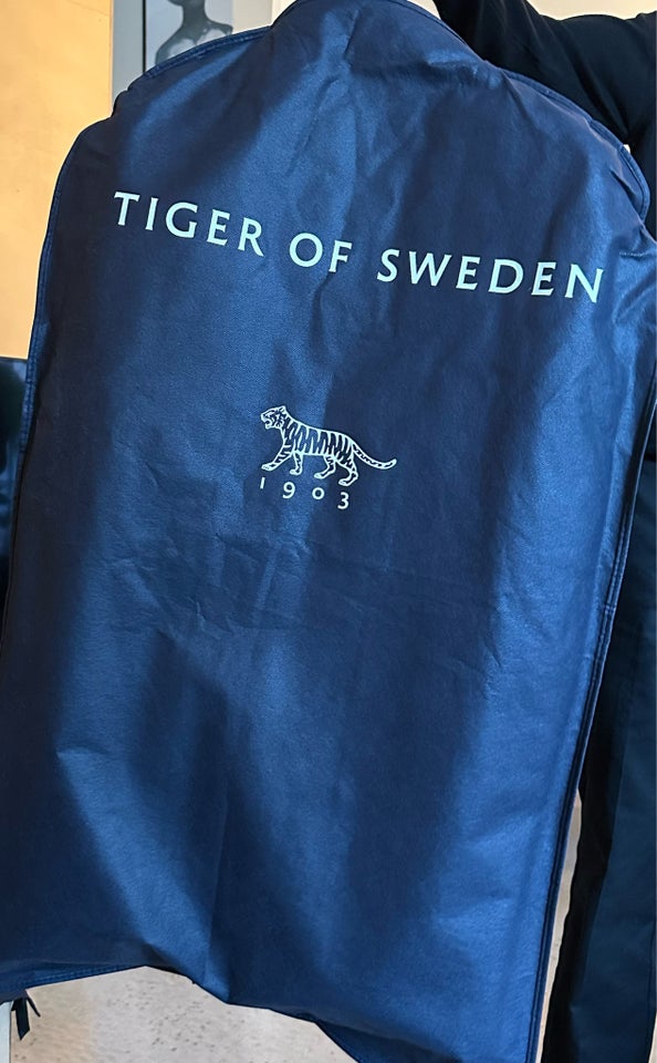 Frakke, str. L, Tiger of Sweden