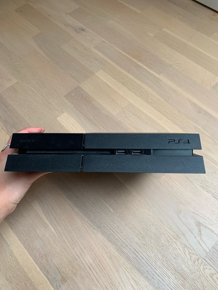 Playstation 4, Fat 500 GB, God