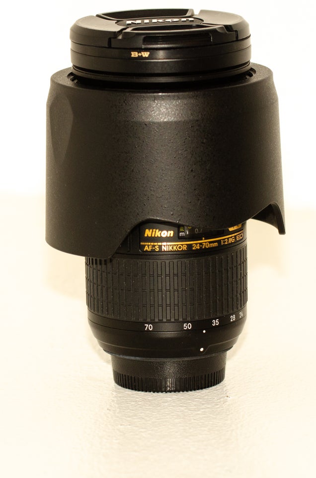 Nikon AF-C Nikkor 24-70 mm...