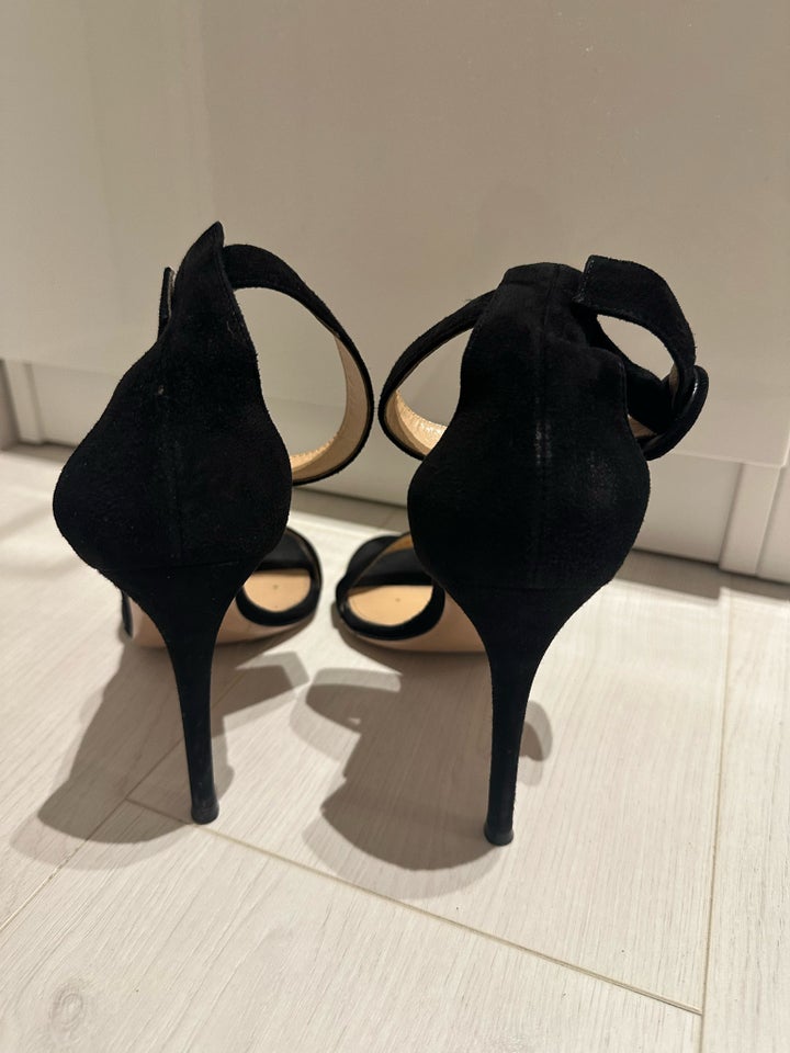 Stiletter, str. 39, Gianvito Rossi