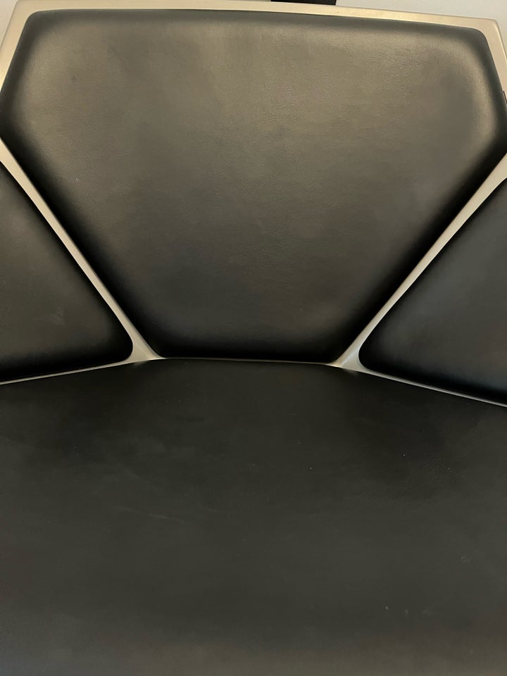 Fritz Hansen, Space Lounge Chair /