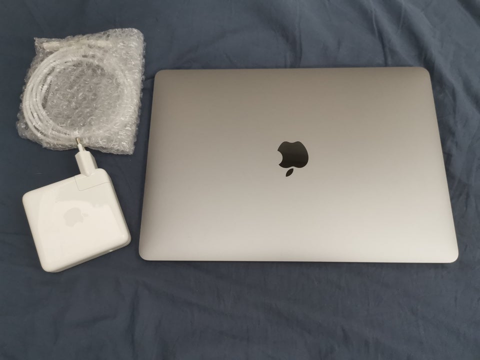 MacBook Pro, a2289, 8 GB ram