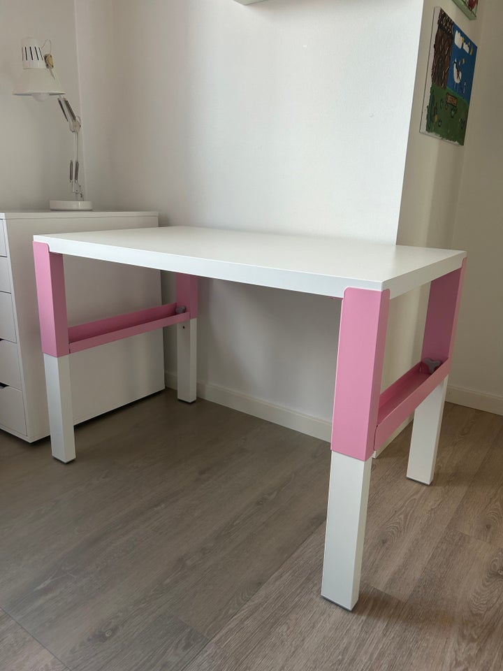 Skrivebord, Ikea, b: 96 d: 58 h: 67