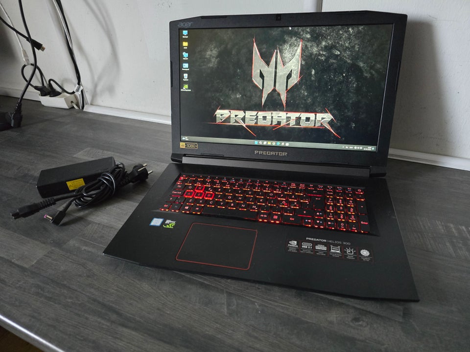 Acer PREDATOR  HELIOS 3000 GAMER