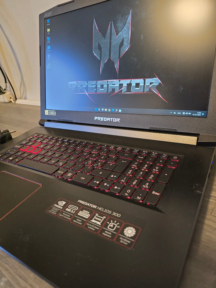 Acer PREDATOR  HELIOS 3000 GAMER