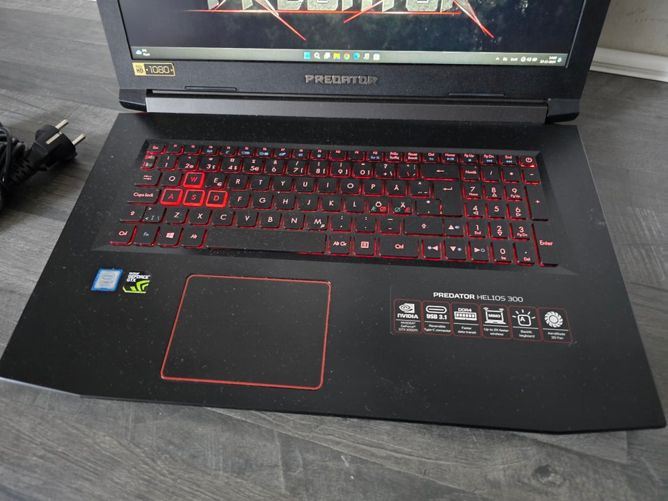 Acer PREDATOR  HELIOS 3000 GAMER