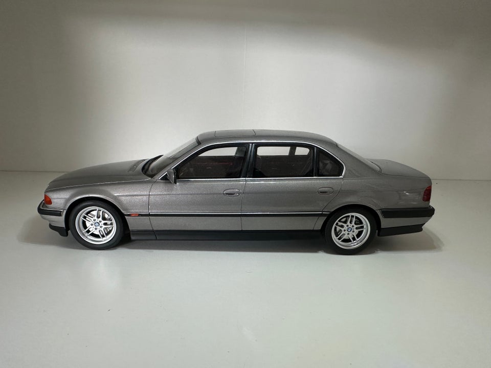 Modelbil, OttoMobile BMW 750il,