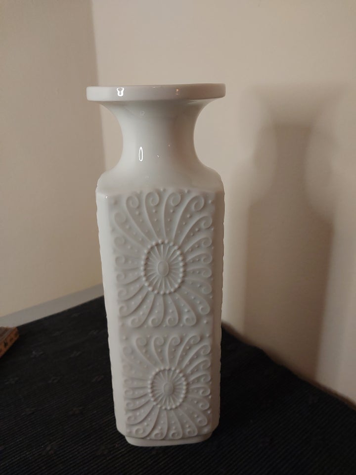 Porcelæn, VASE