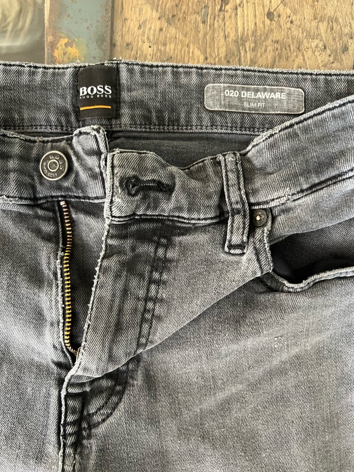 Jeans, Hugo, str. 32