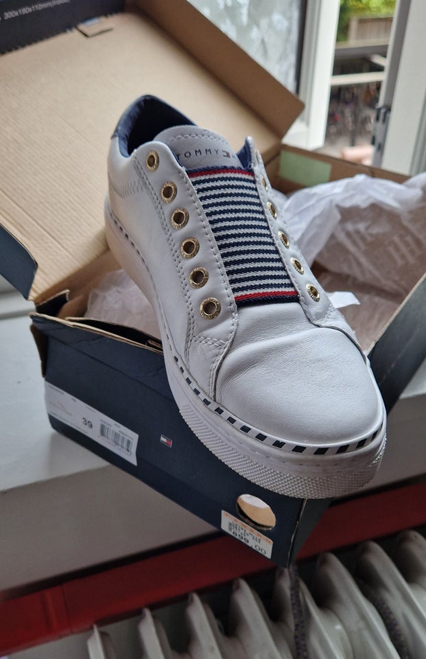 Sneakers, str. 39, Tommy Hilfiger