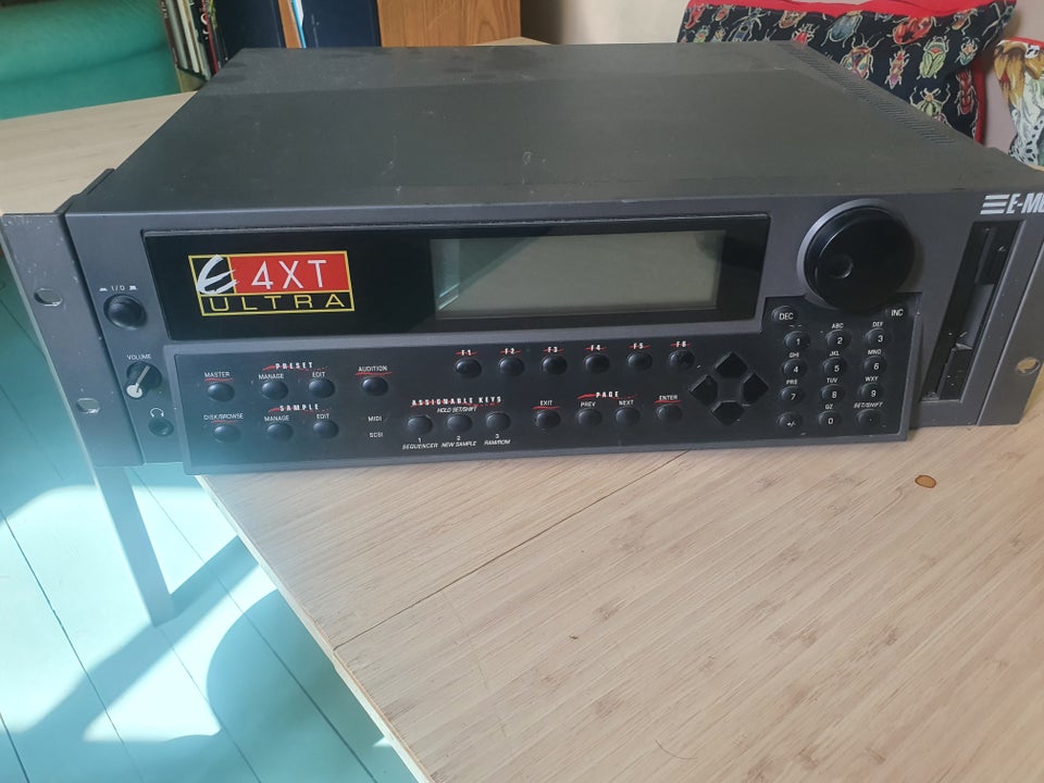 Sampler Emu 4xt ultra