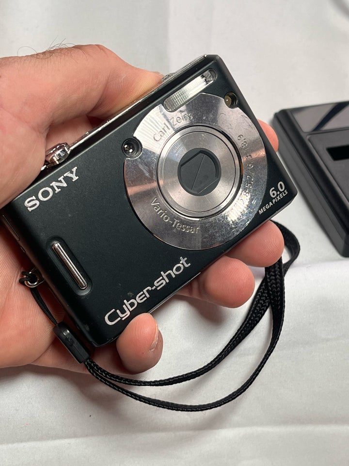 Sony DSC-W40 6 megapixels