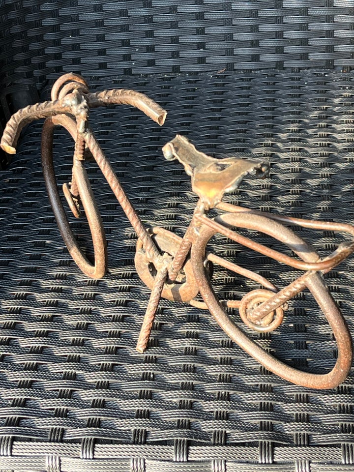 Skulptur , motiv: Cykel