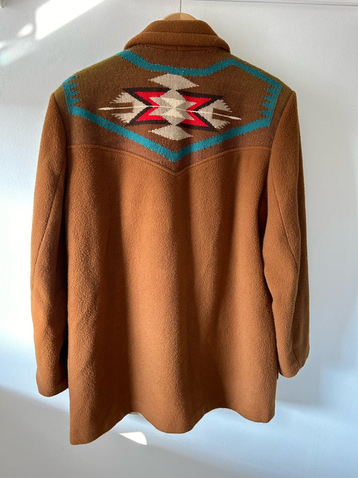 Andet, str. L, Chimayo coat