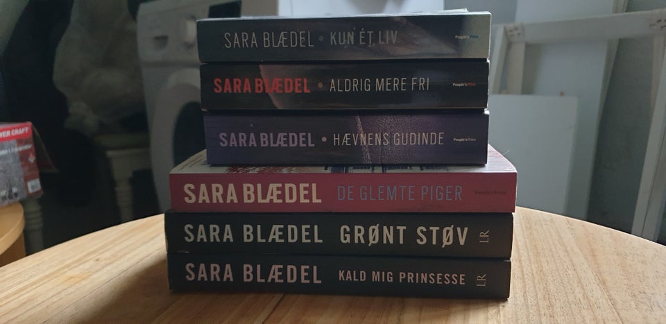 Krimi , Sara blædel, Bogsamling