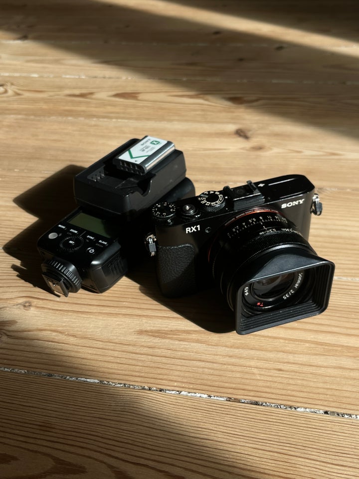 Sony, Sony RX1 + flash, God