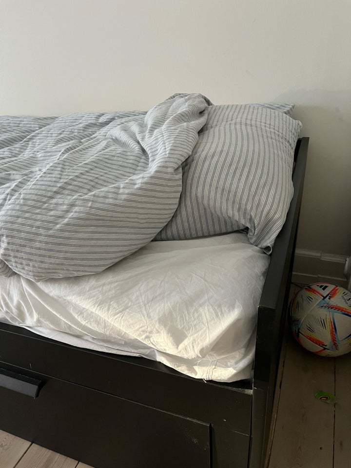 Enkeltseng, IKEA, b: 90 l: 200