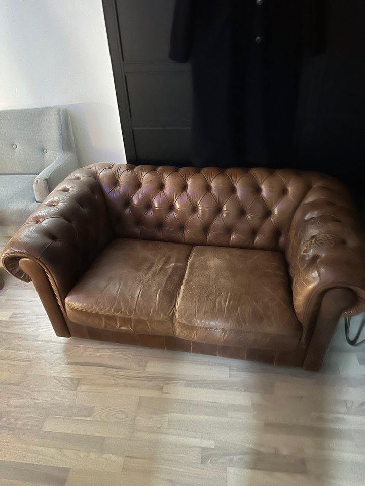 Sofa, Chesterfield