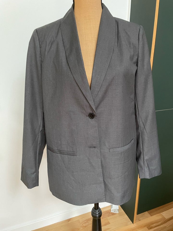 Blazer, str. 38, Pieces