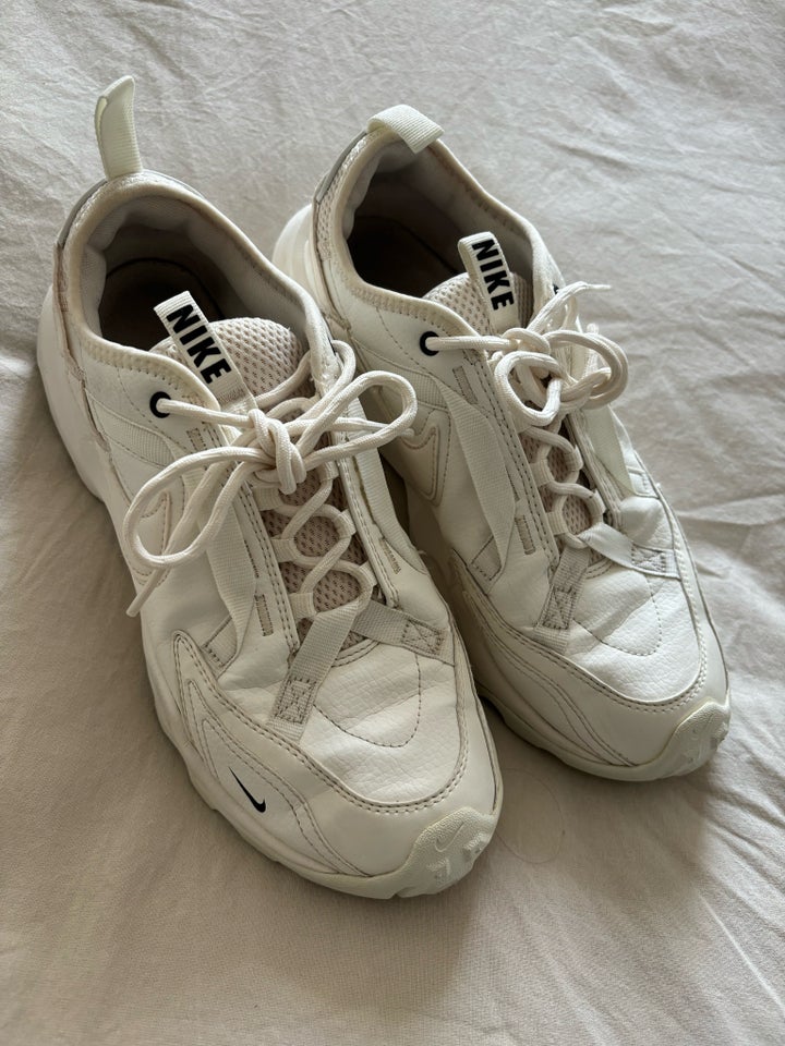 Sneakers, str. 41, Nike