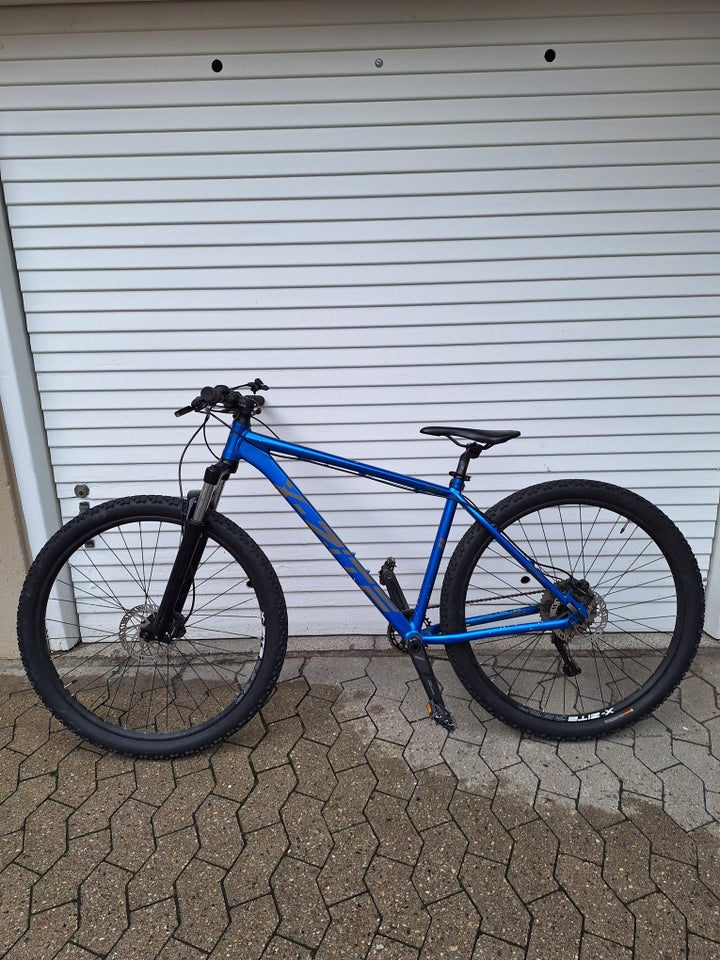 X-zite, hardtail, 48 tommer